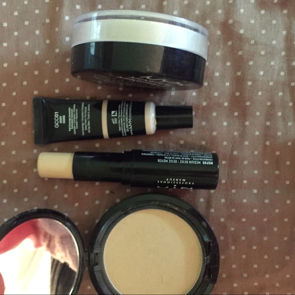 SOLD  NYX face Makeup bundle 🌸 - Picture 3 of 5